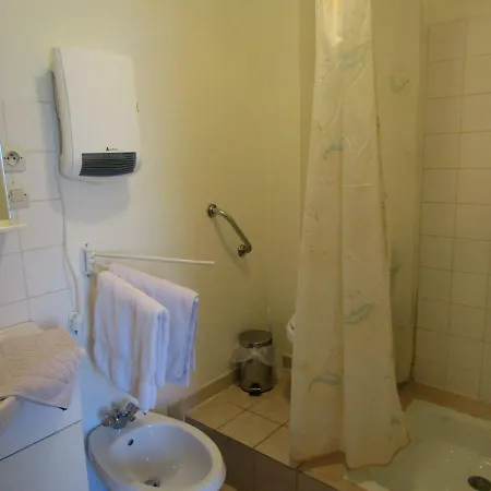 فندق مبيت وإفطار D'hotes Encatello LʼIsle-en-Dodon