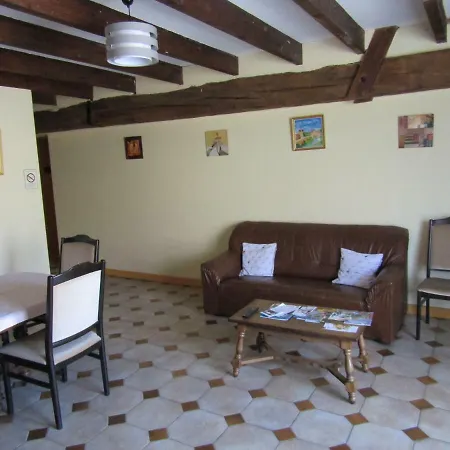 فندق مبيت وإفطار D'hotes Encatello *